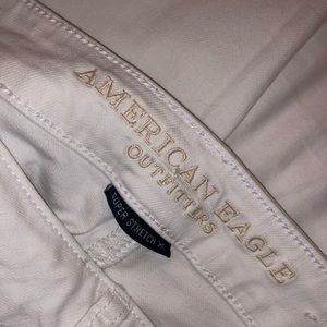 White American Eagle Jeans
